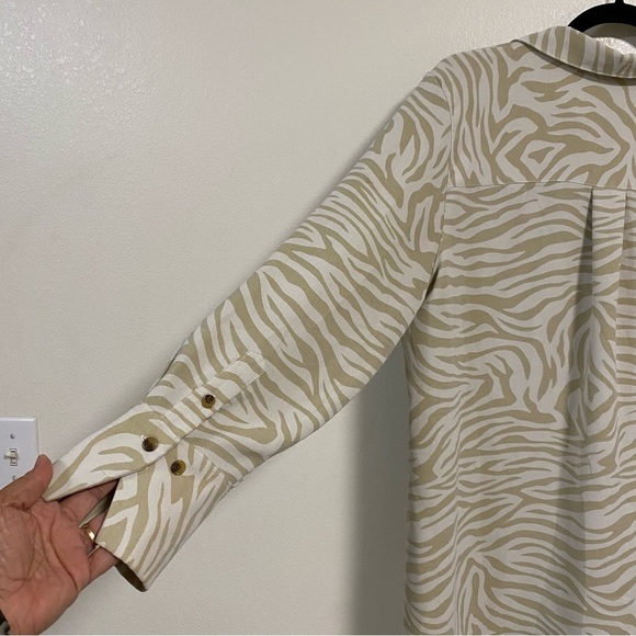 Chico’s Blouse Women’s Size 2/Large Zebra Print Long Sleeve Tunic Top Blouse - Picture 7 of 16